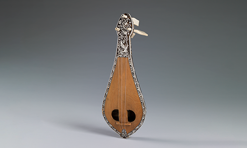 three string lute with ornate outline