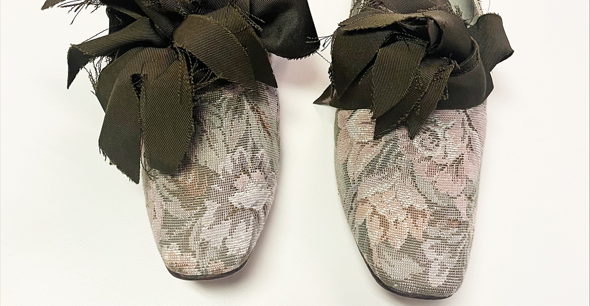 Rei Kawakubo (Japanese, b. 1942), Shoes, Spring 2000, cotton, leather, rayon, Museum purchase: Lawrence Archer Wachs Trust, the Cynthea J. Bogel Collection, 2016.190b-c